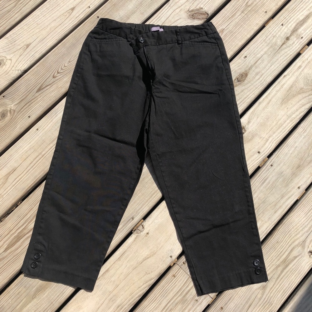 Laura Scott black capri pants